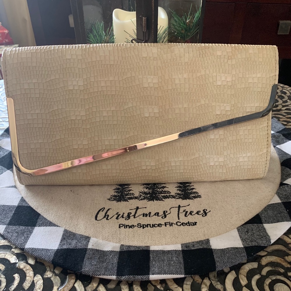 Beige faux snake skin clutch